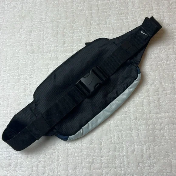 Nike Navy and Light Blue Belt Bag with Zip Pockets and Adjustable Straps - Picture 2 of 7